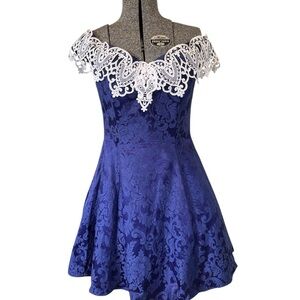 Jessica McClintock Gunne Sax 9/10 Blue Brocade with Lace Collar Short 80s
